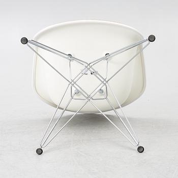 Charles & Ray Eames, karmstolar, 4 st "Plastic Armchair DAR", Vitra, 2018.