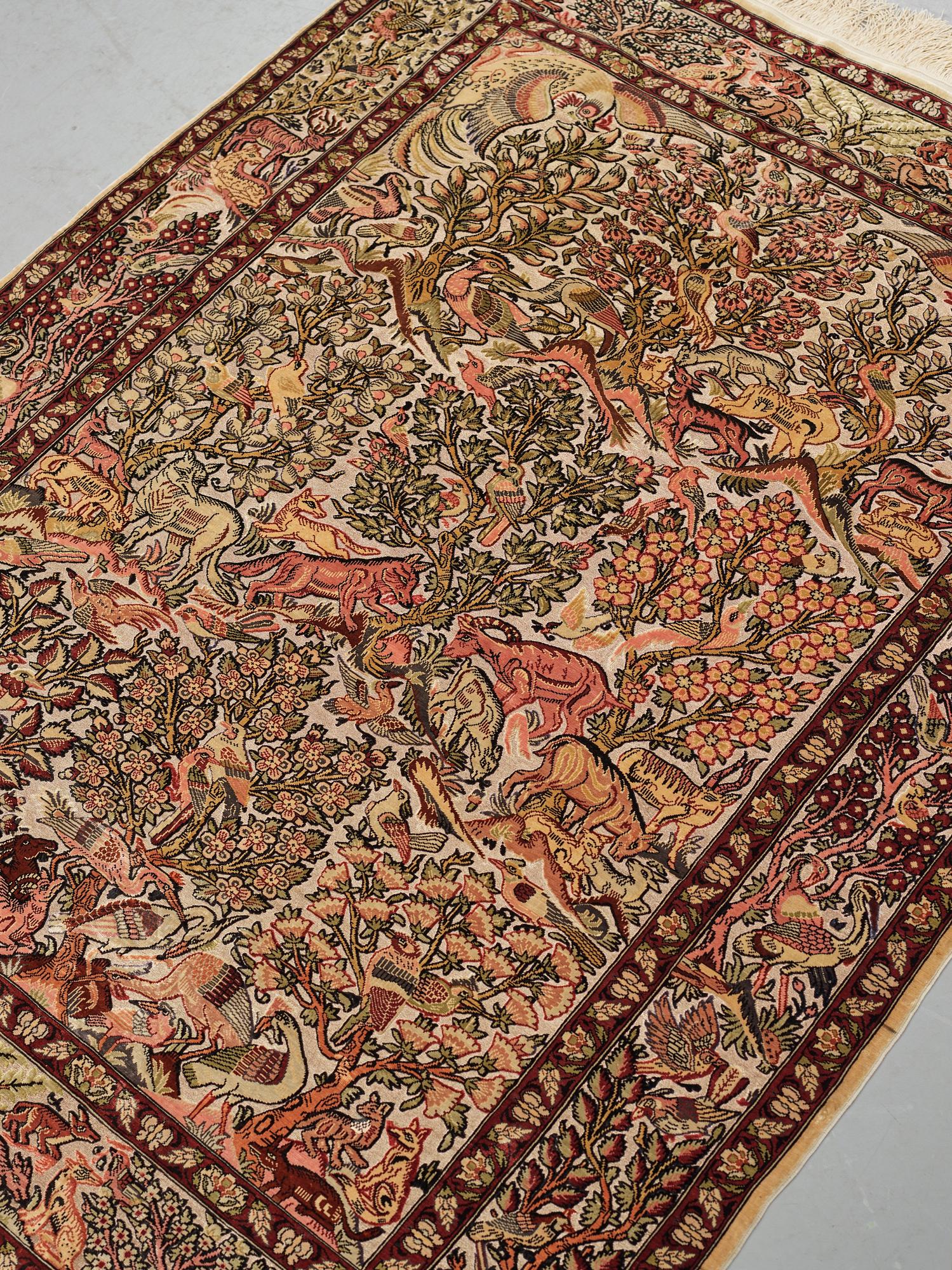 Matta, Old, silk Hereke, Souf, ca 132 x 109 cm.