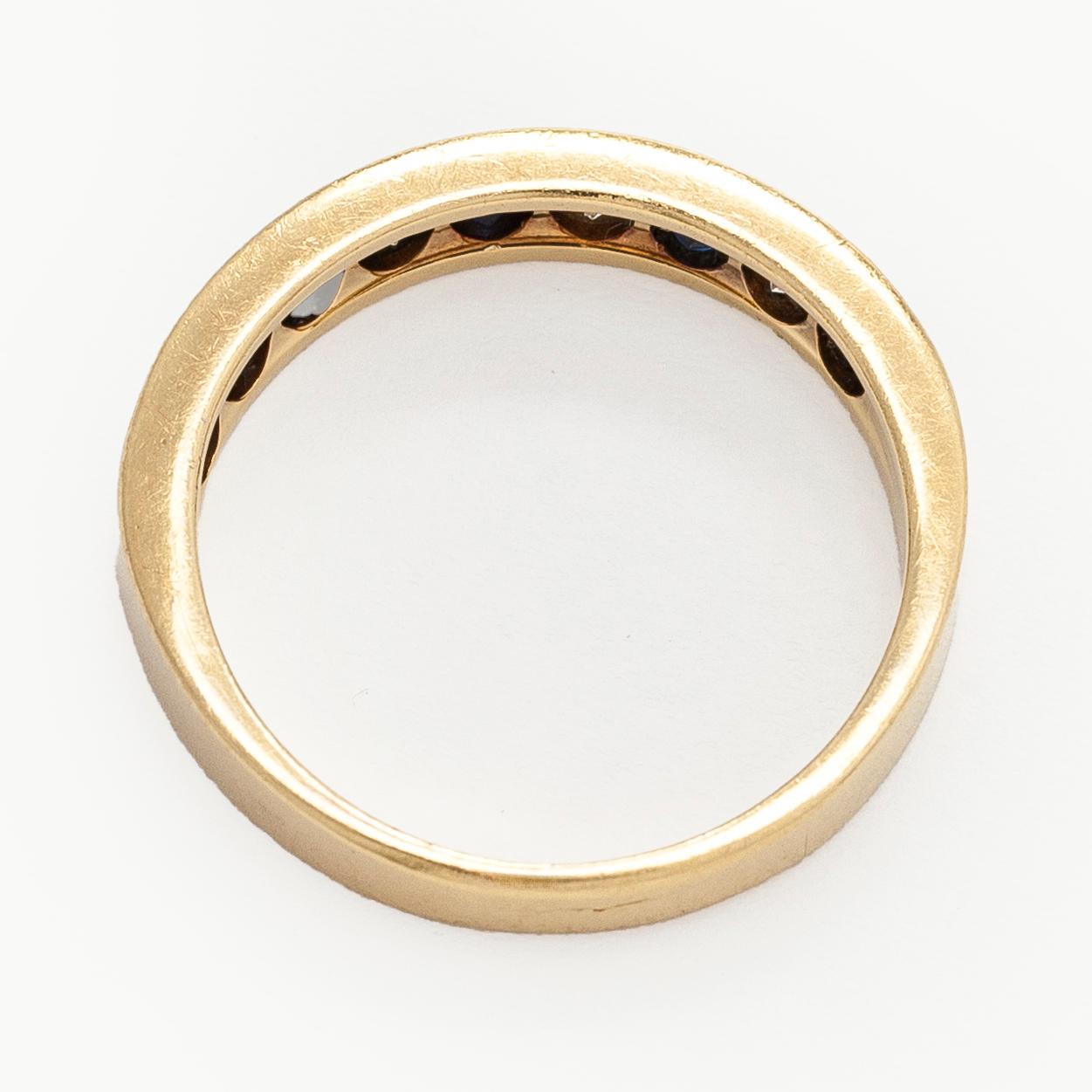 Ring, 18K guld, diamanter och safirer.