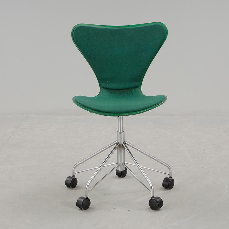 SKRIVBORDSSTOL, "Sjuan", Arne Jacobsen för Fritz Hansen.