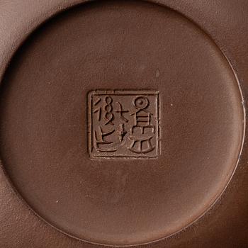 Gu Jingzhou, A Chinese Pianshihu Teapot, Gu Jingzhou.