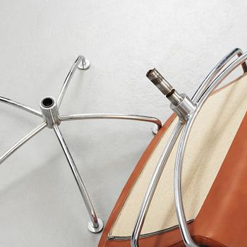 JENS AMUNDSEN, ett par fåtöljer och bord, "SAS Chair Series",  Fritz Hansen, Danmark 1979.