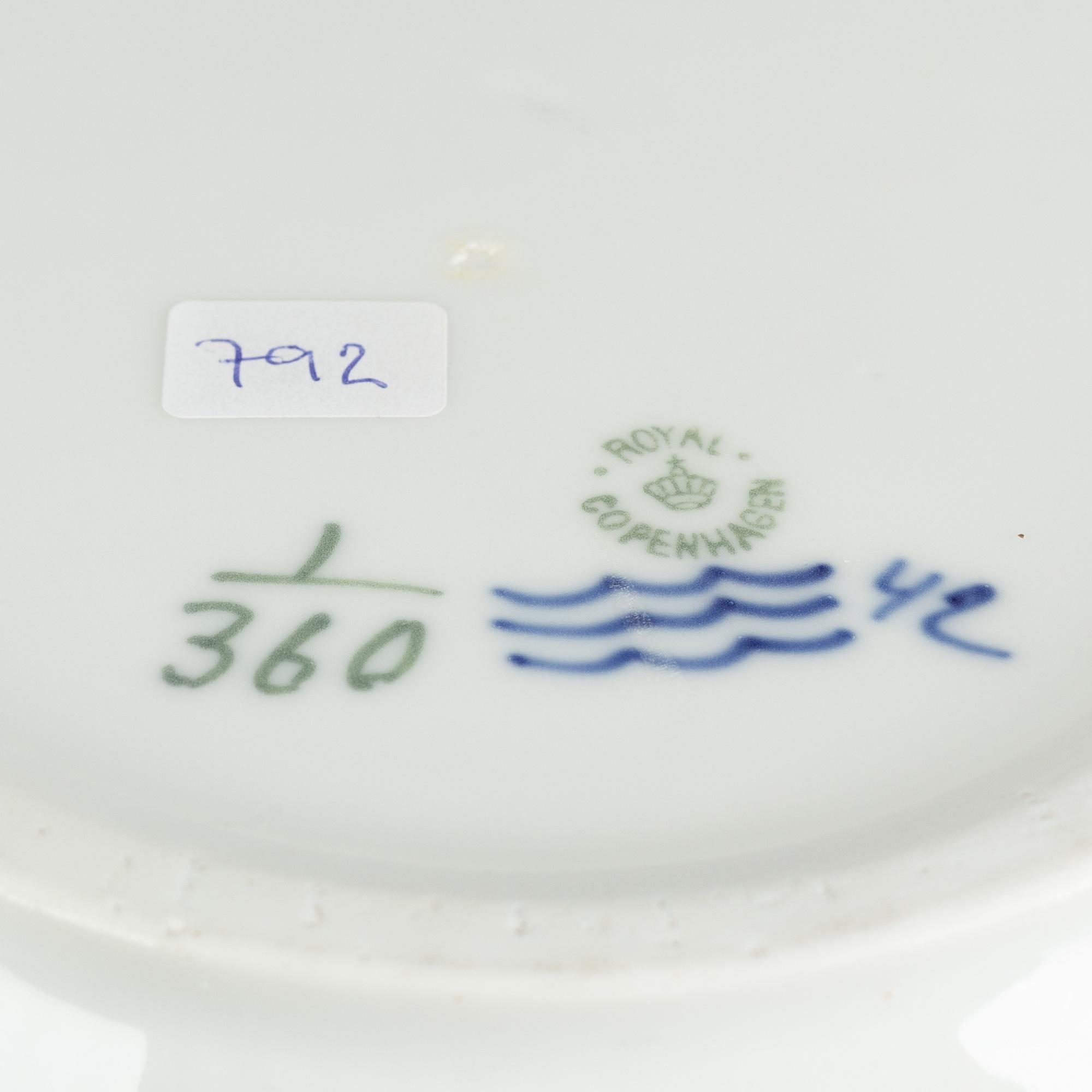 A 'Blue Fluted Plain' porcelain tureen with cover, Royal Copenhagen, model 360, 1893-1900.