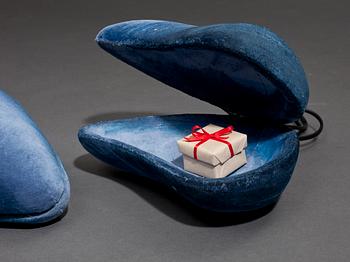 TVÅ MUSSLOR, NK 2013, JoAnn Tan Studio.