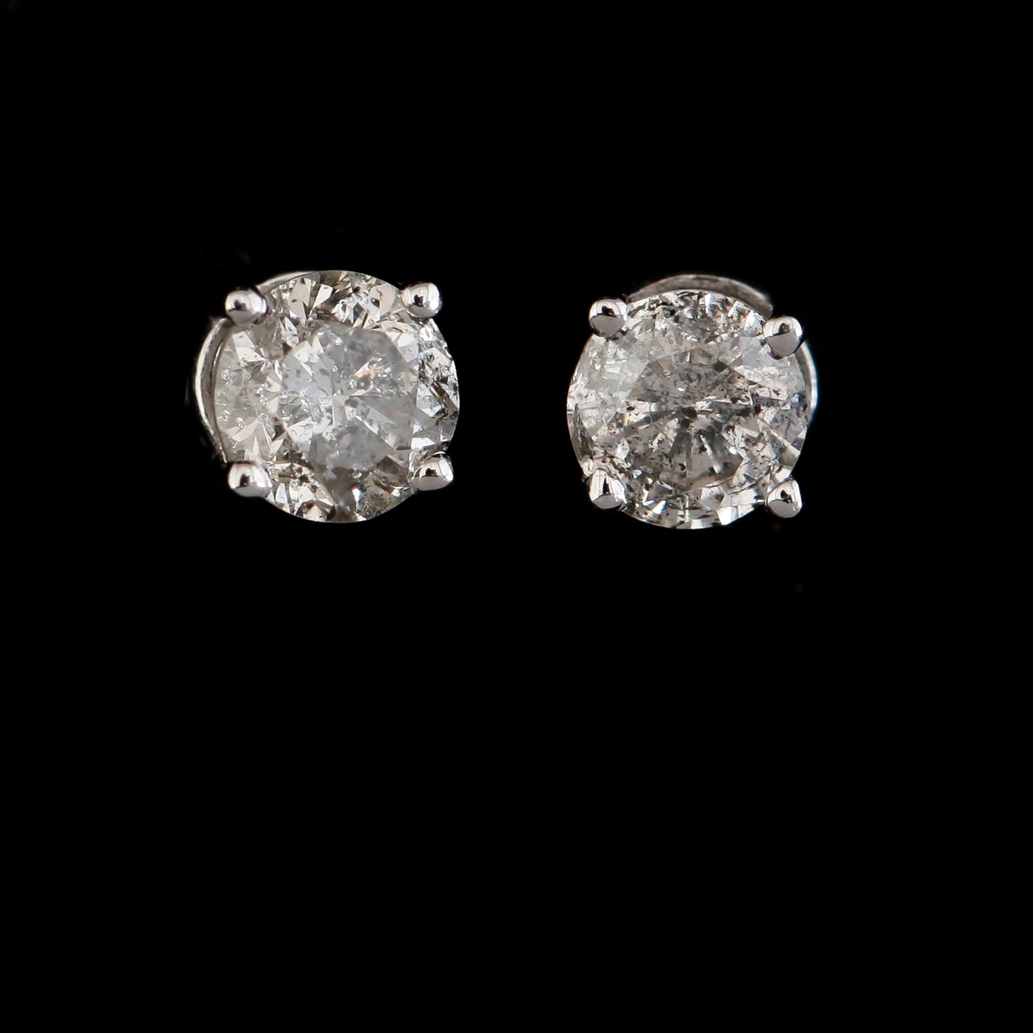 ÖRHÄNGEN, 1 par, 14K vitguld, briljantslipade diamanter tot ca 0.40 ct.