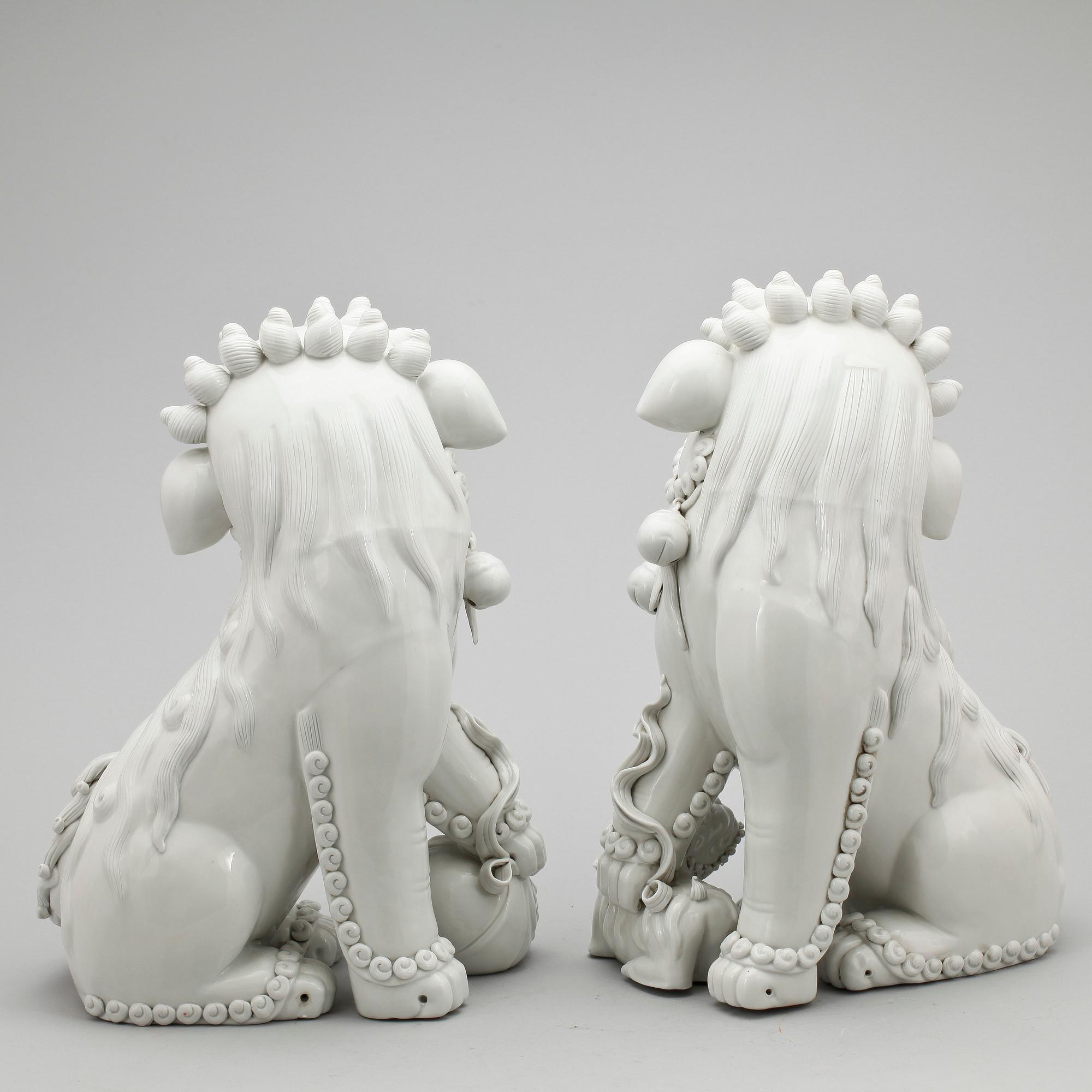 FIGURINER, ett par, blanc de chine. Kina, 1900/2000-tal.