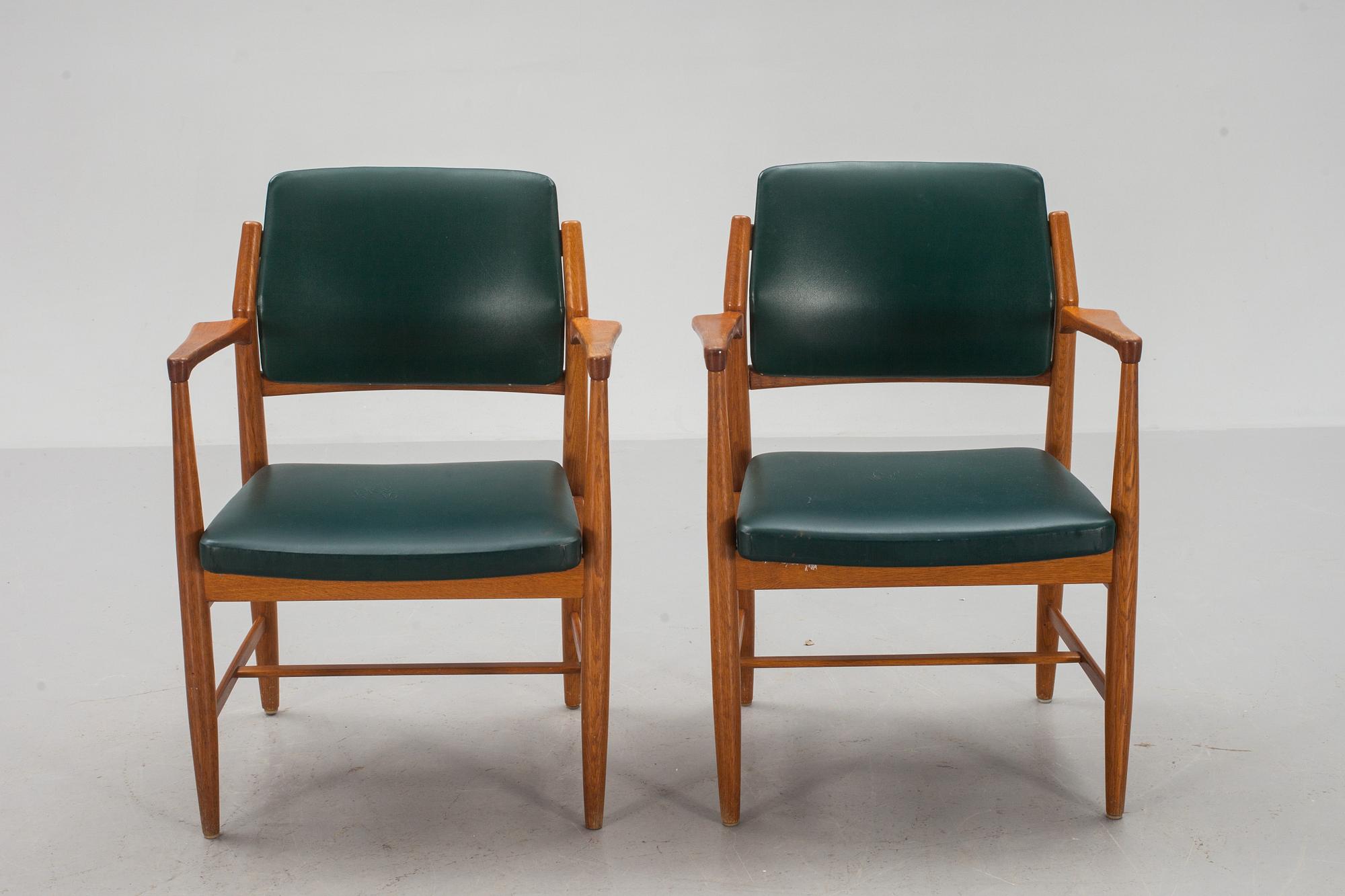 KARMSTOLAR, ett par, 1950-tal.