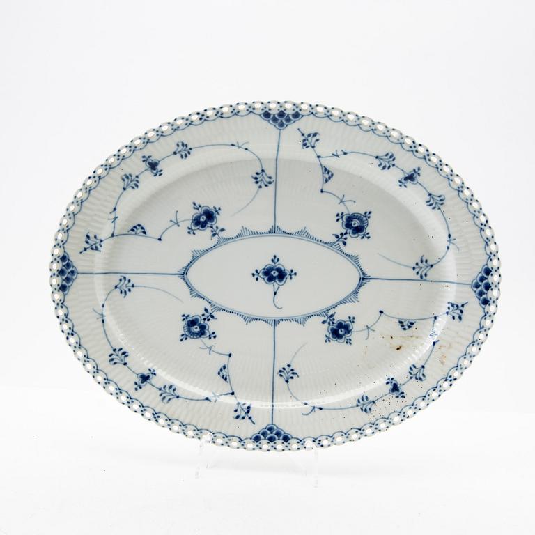 Royal Copenhagen, Service items, 32 pieces, "Musselmalet".