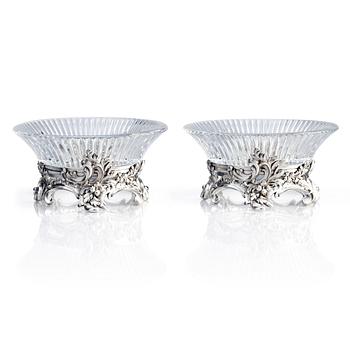 A pair of cut-glass and silver jardinières/bowls, W.A. Bolin, Moscow 1912-1917.