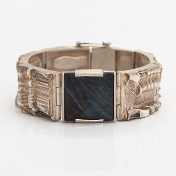 Jorma Laine, Armband "Ice", silver, spektrolit. Turun Hopea, Åbo.