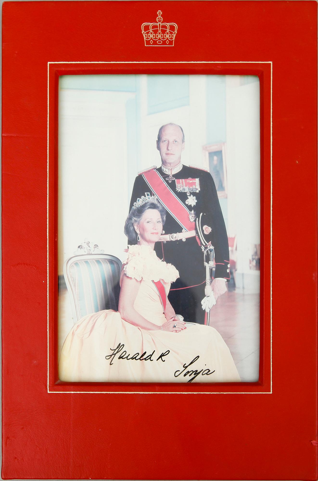 AUTOGRAFER, i tre ramar, bl a Stor-hertigen av Luxembourg.