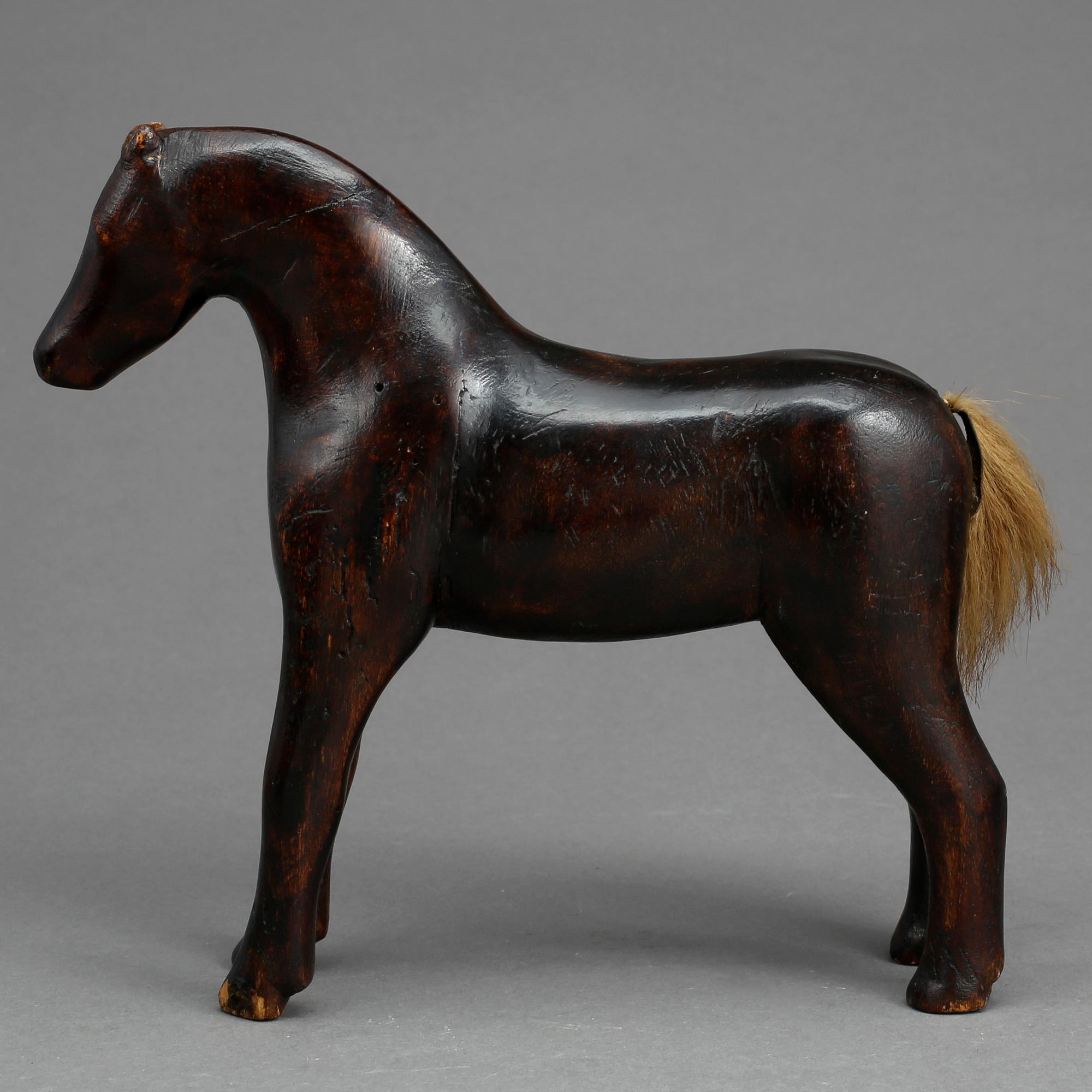 TRÄHÄST, 1900-talets första hälft.