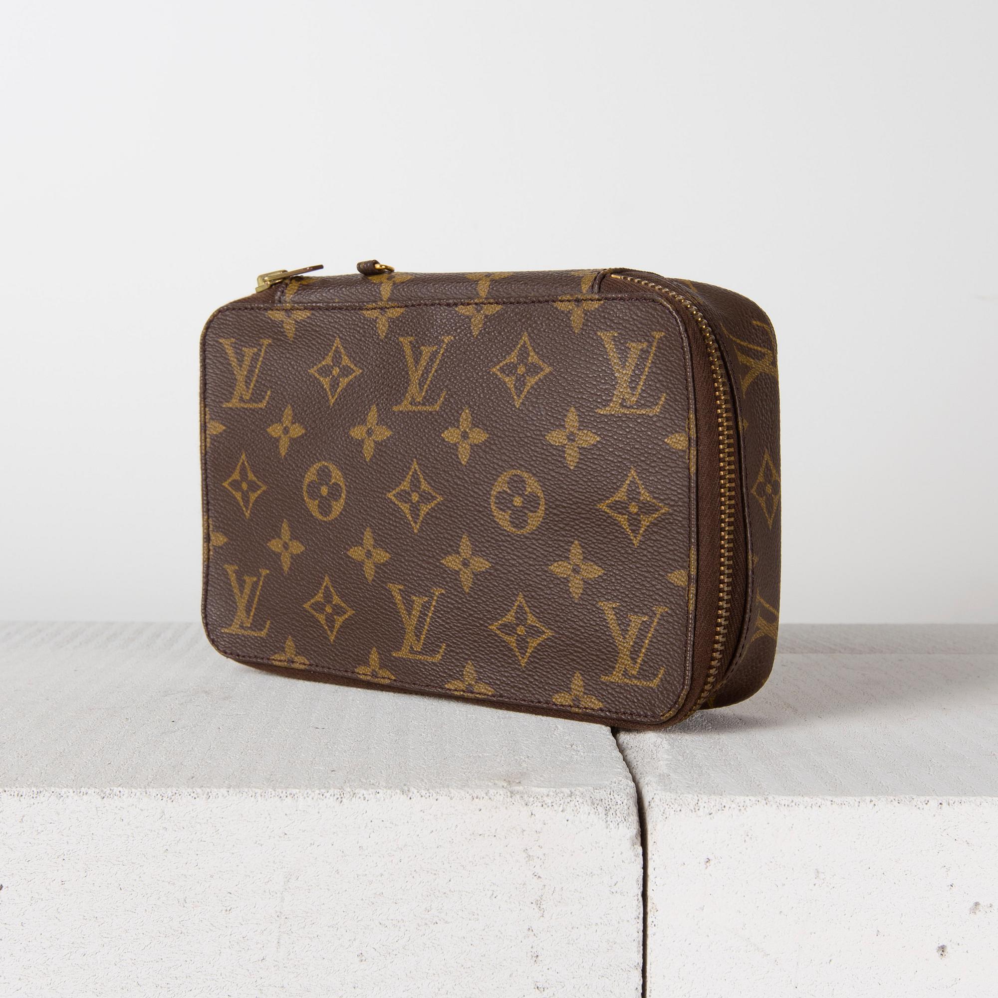 SMYCKESSKRIN, Louis Vuitton.