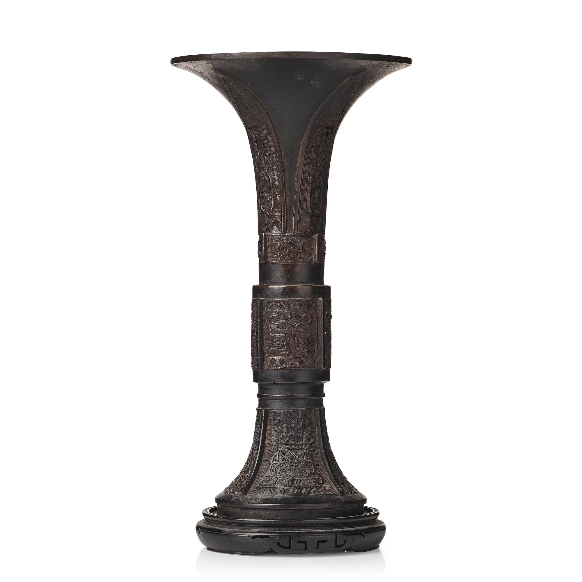A bronze ritual wine vessel (gu), presumably late Mingdynasty (1368-1644).