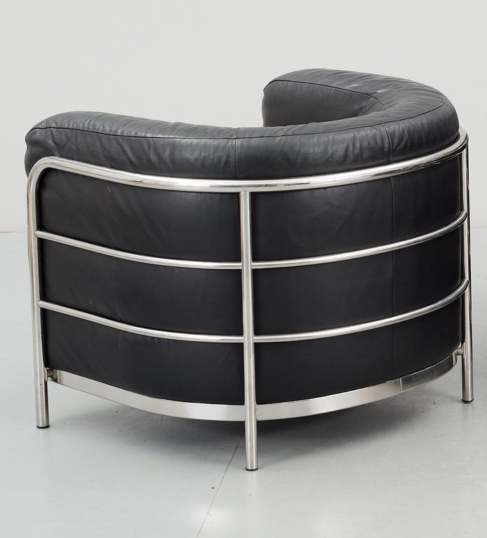 A JONATHAN DE PAS, DONATO D'URBINO & PAOLO LOMAZZI, black leather easy chair "Onda", Zanotta, Italien.