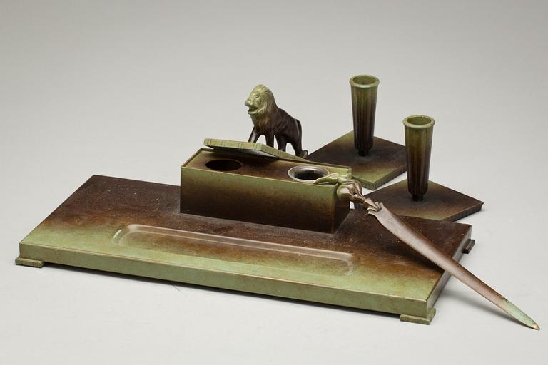 SKRIVSET, Ystad Metall, 1900-tal.