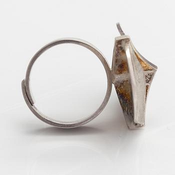 Elis Kauppi, Ring, sterlingsilver. Kupittaan kulta, Åbo 1974.