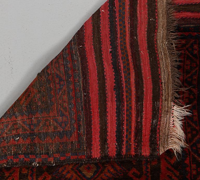 MATTA, orientalisk, total längd 156, bredd 86 cm, old.