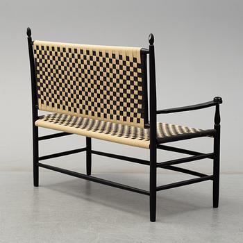 A Shaker style sofa and a pair of chairs, later part of the 20th century.