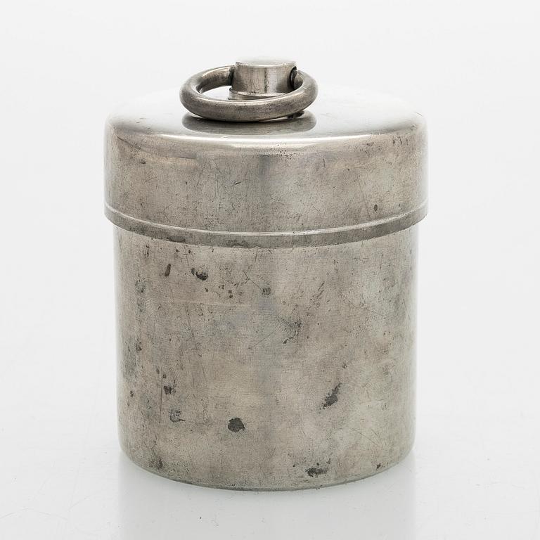 Bertel Gardberg, a lidded pewter jar, model 103, Hopeatehdas Oy, Helsinki.