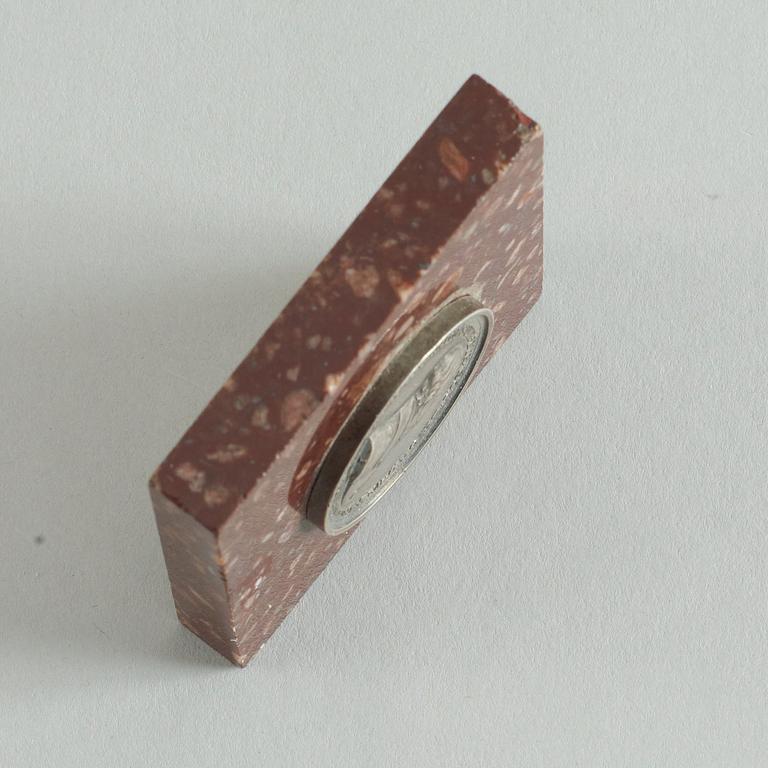 MINNESMEDALJ, över Eric Hagström (1760-1827), porfyrverkets utvecklare och förvaltare från 1788. Utförd 1843.