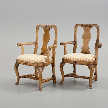 KARMSTOLAR, ett par, rokoko, 1700-talets andra hälft.