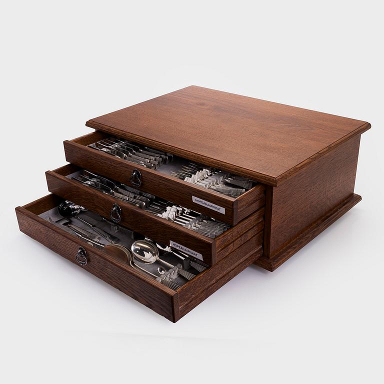 Mauno Honkanen, an 115-piece set of 'Tähkä' silver cutlery, Tillander Helsinki. In wooden box.