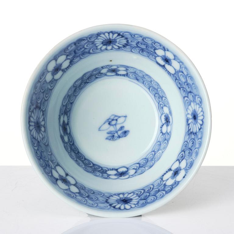 A small blue and white conical bowl, Tianqi/Chongzhen (1635-1650).