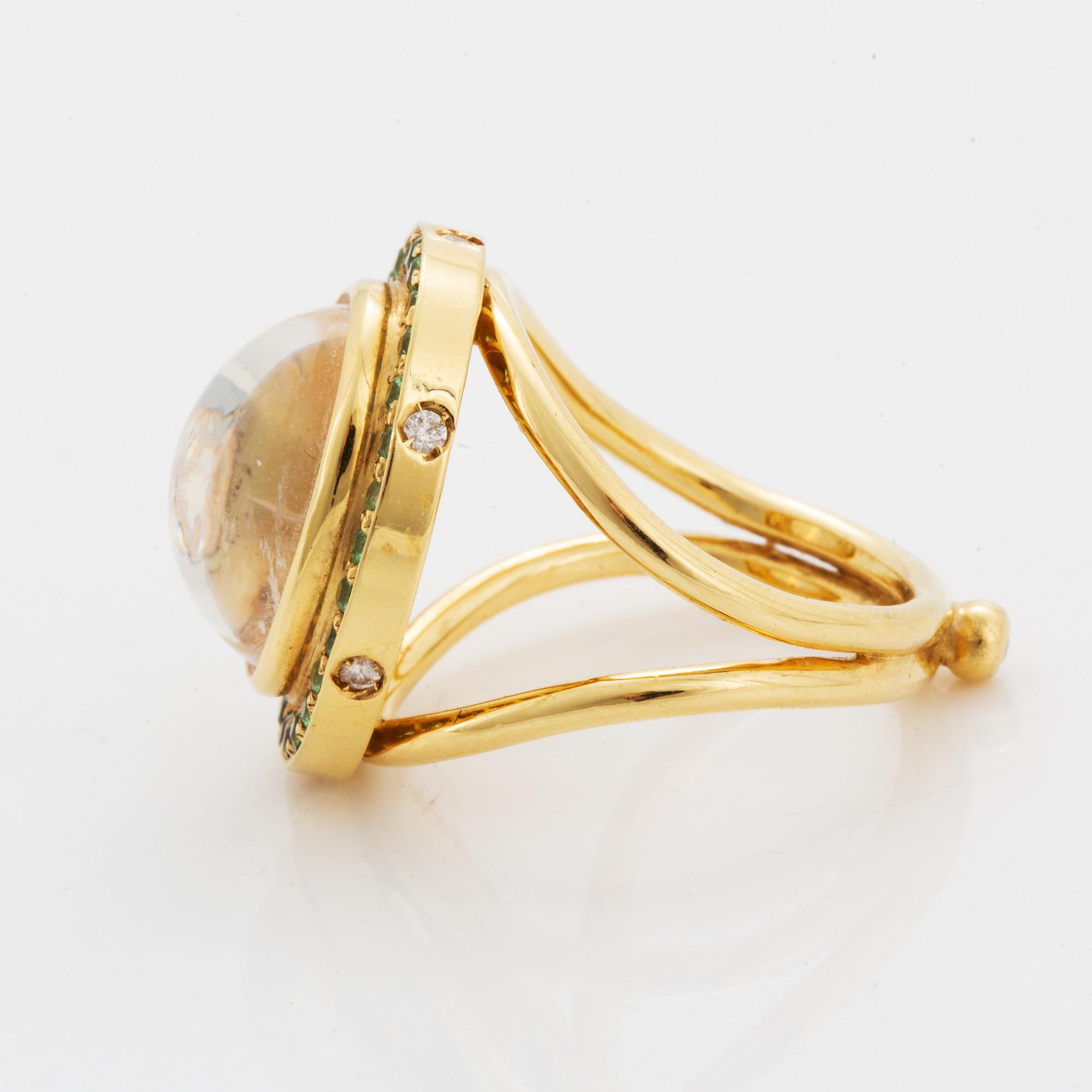 Temple St. Clair, ring, 18K gold with cabochon-cut moonstone, peridot and brilliant-cut diamond ring.