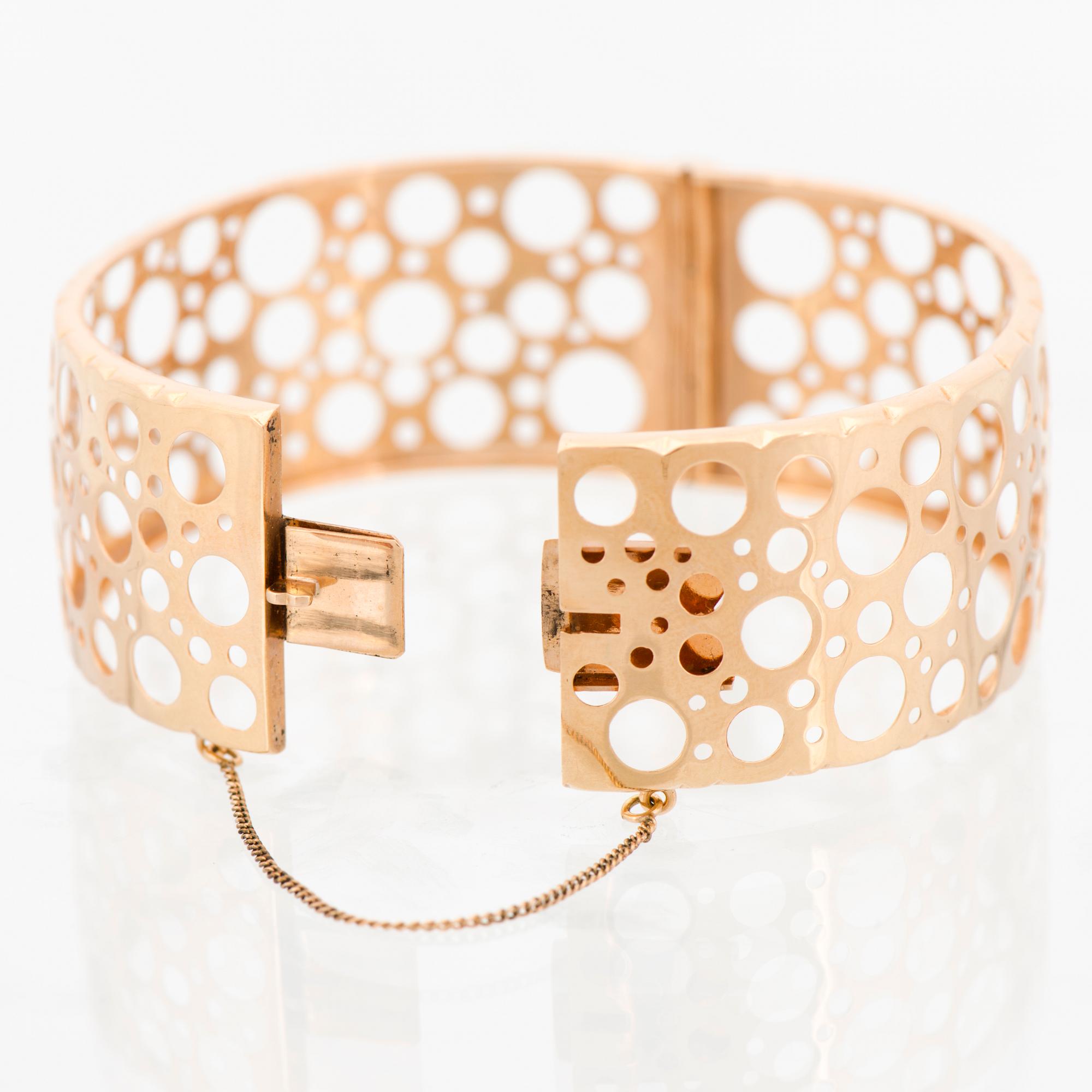 LIISA VITALI BRACELET, 14K gold. Kultakeskus, Helsinki Finland 1972.