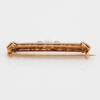 Brosch 14K guld och platina med en pärla och gammal- och rosenslipade diamanter.