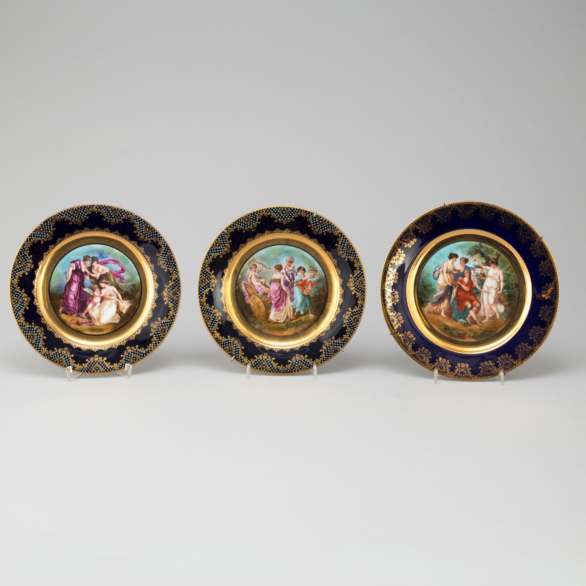 A Schlaggenwald and Berlin porcelaine service, 9 pieces. 19th/20th century.