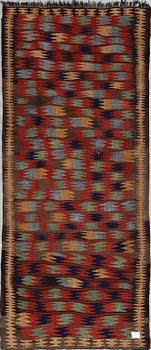 KELIM, sannolikt Veramin, ca 280x115 cm.