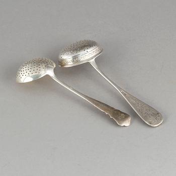 STRÖSKEDAR, 2 st, silver, bl.a Moskva Ryssland, 1889. Vikt 115 g.