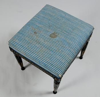 TABURETT, gustaviansk, av Erik Öhrmark (mästare i Stockholm 1777-1814).