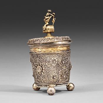 A Swedish early 18th century parcel-gilt and filigree beaker and cover, mark of J F Straub, Karlstad (-1674-1713).