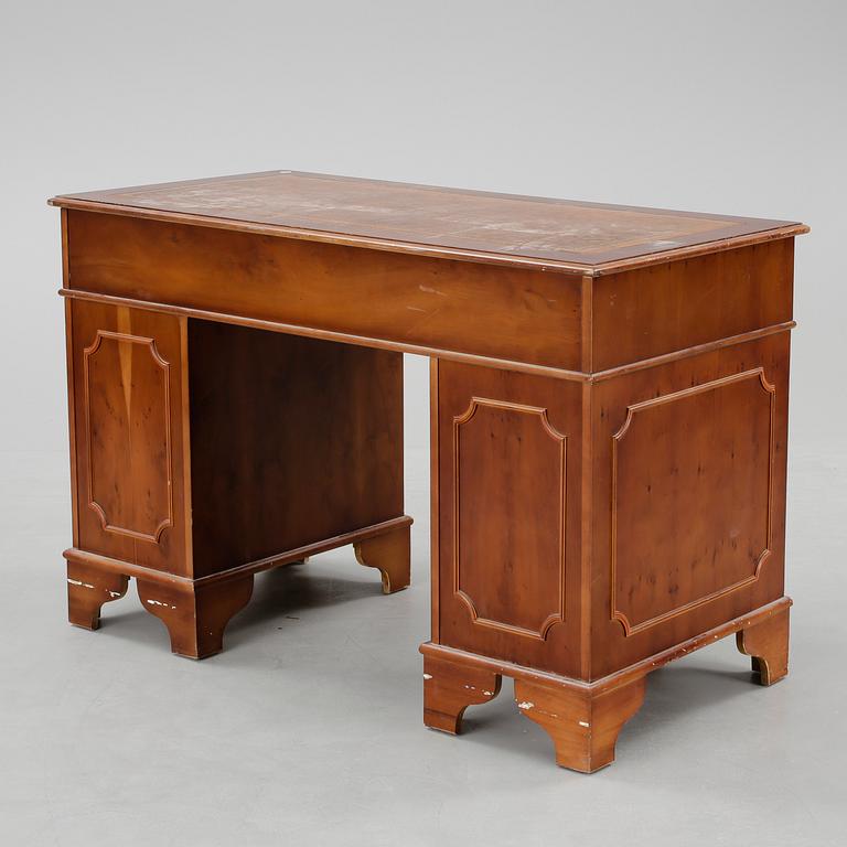 SKRIVBORD, engelsk stil, 1900-tal.