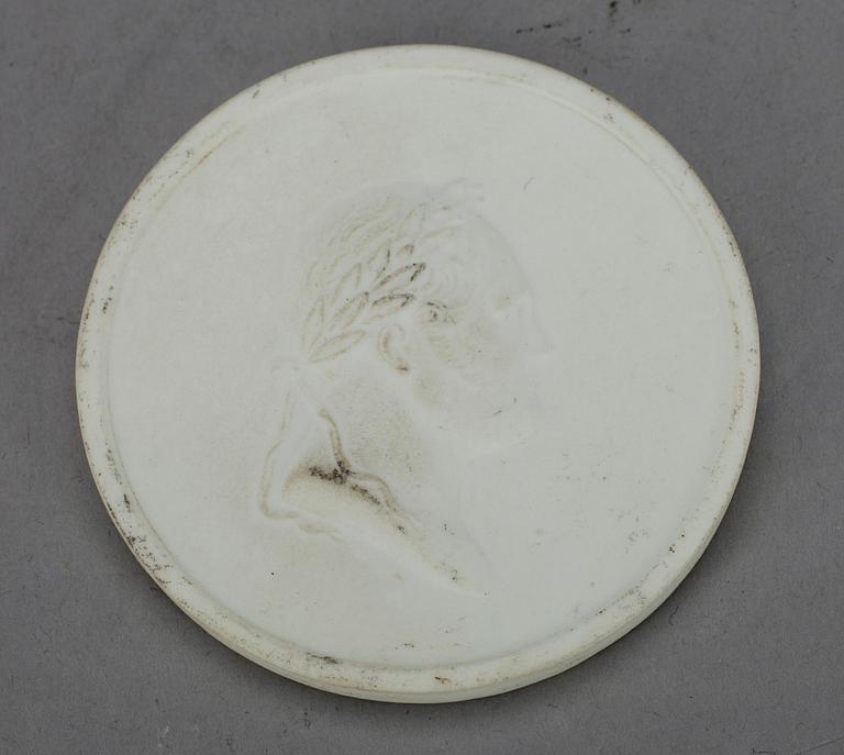 RELIEF, oglaserad poslin, Ryssland, Tsar Alexander I, Kejserliga porslinsfabriken 1912.