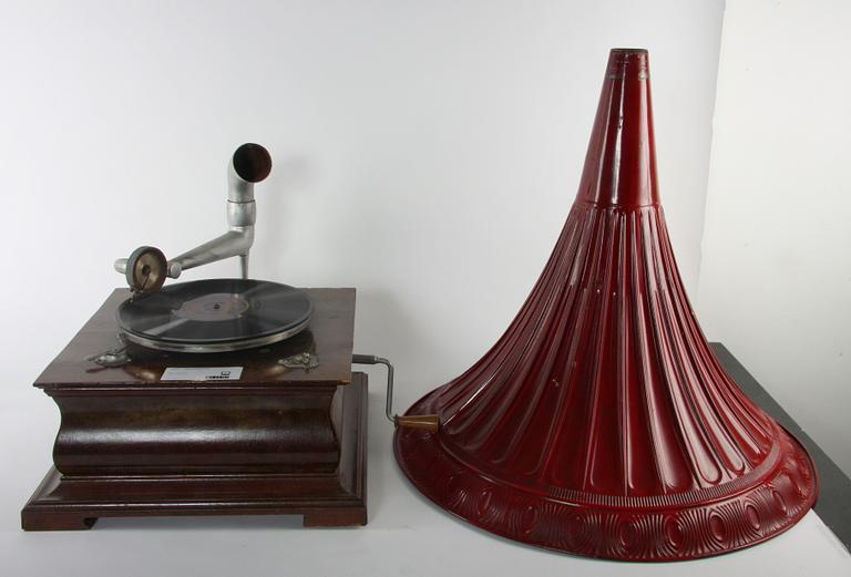TRATTGRAMMOFON.