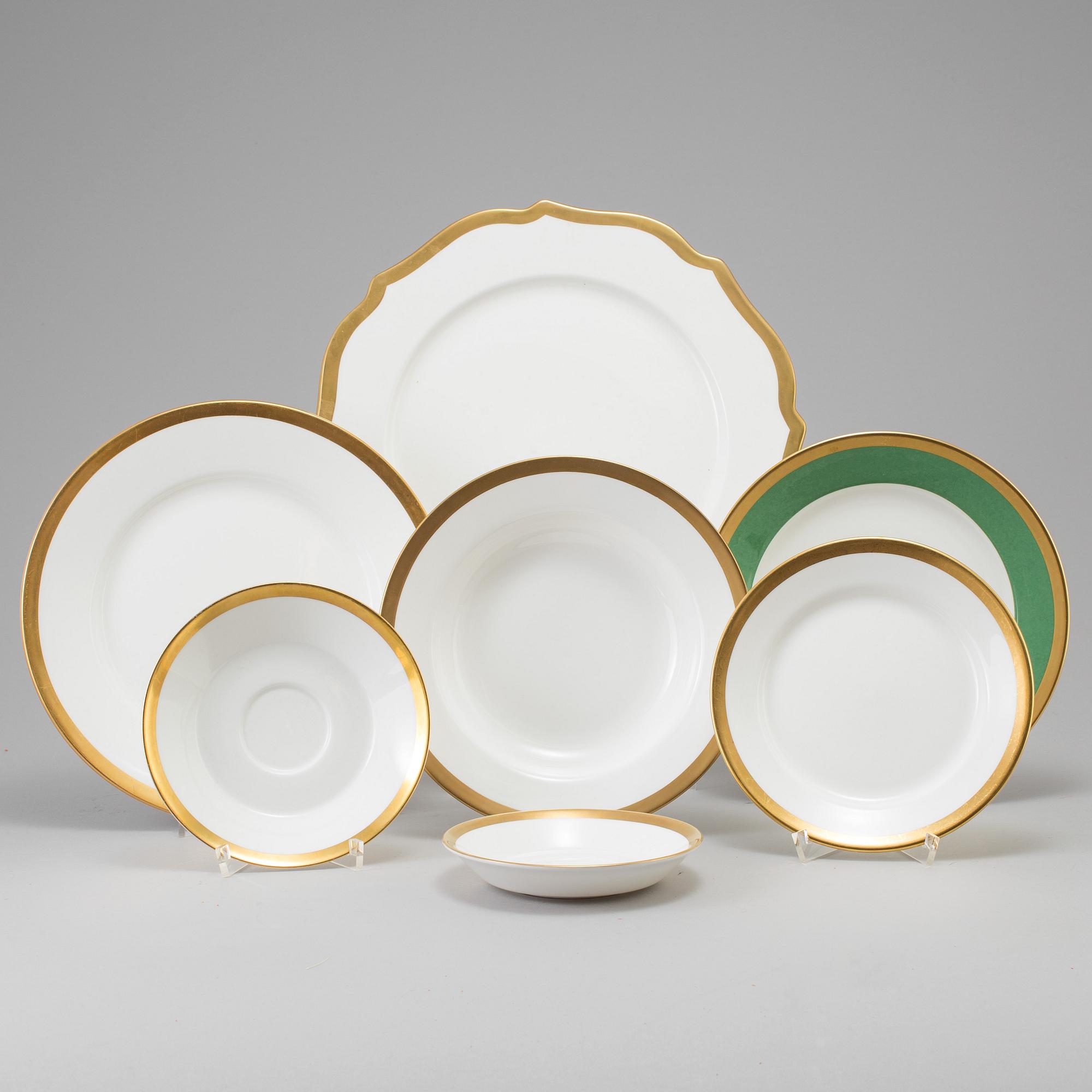 A Karin Björquist 'Nobel' 93 pcs porcelain koffe and dinner service, Rörstrand.