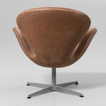 Arne Jacobsen, Armchair, “Swan”, Fritz Hansen, Denmark.