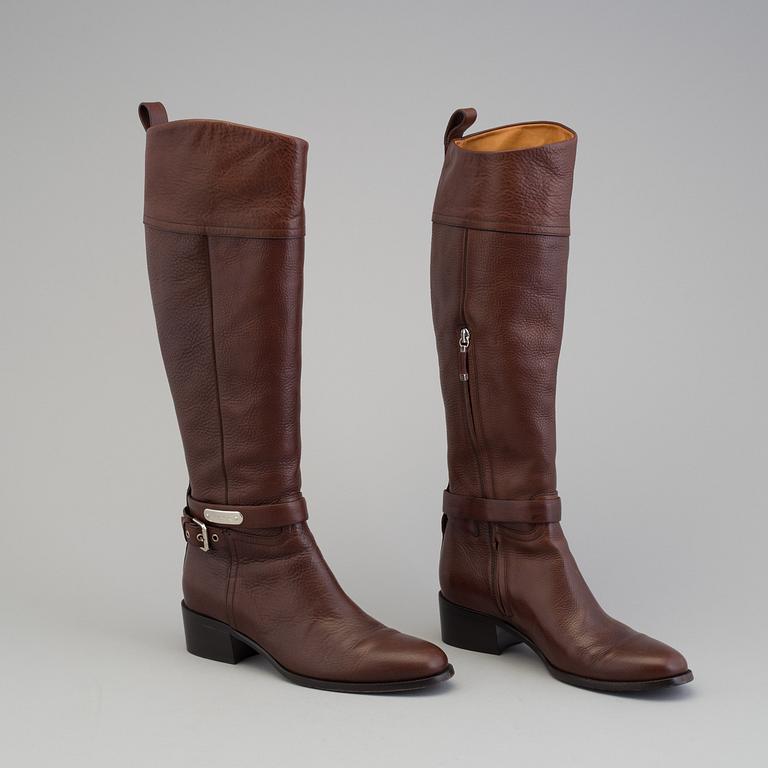 A pair of Ralph Lauren leather boots, size 8 B.