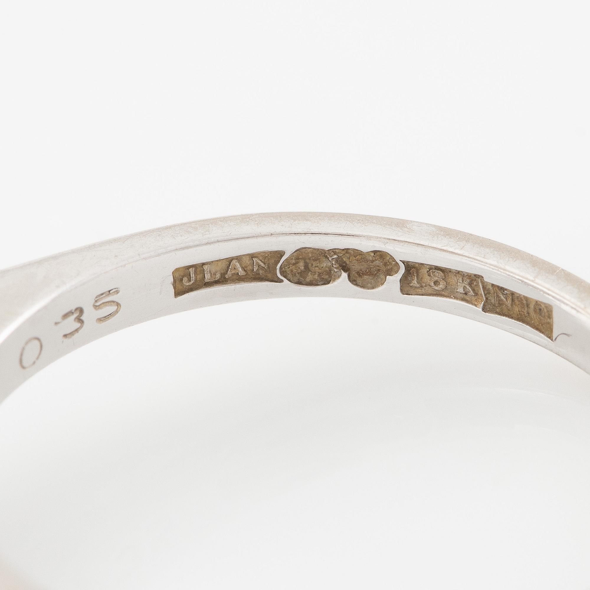 Ring, Evert Lindberg, 18K white gold with emerald and brilliant-cut diamonds.