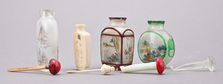 SNUSFLASKOR, 4 st, glas samt ben, 1800/1900-tal.