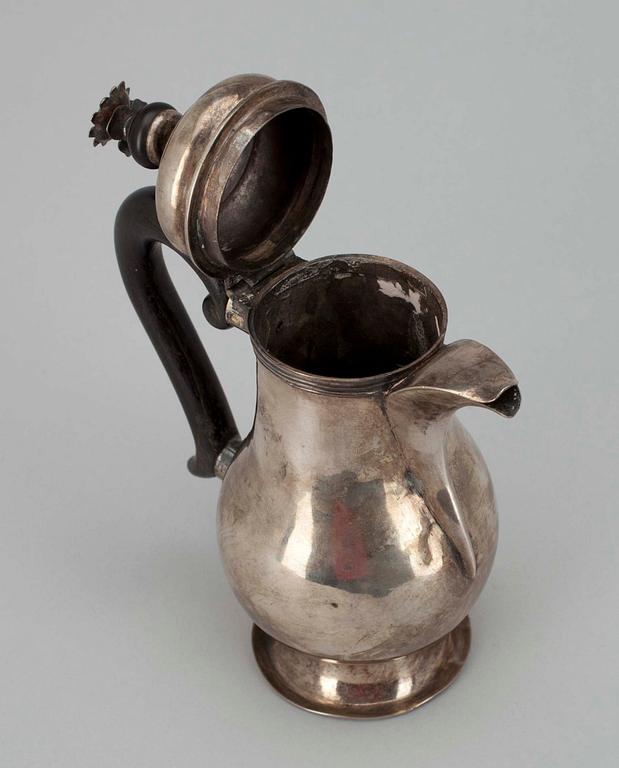 SMALL COFFEE POT.