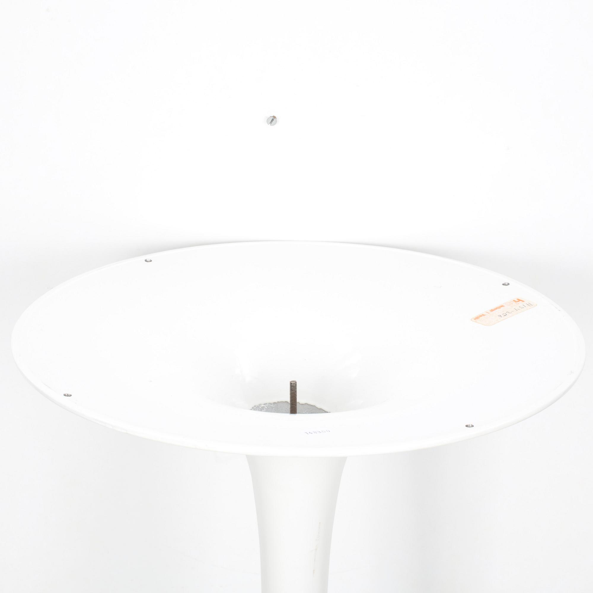 BORD, "Tulip" Eero Saarinen, Knoll International, 1900-talets andra hälft.