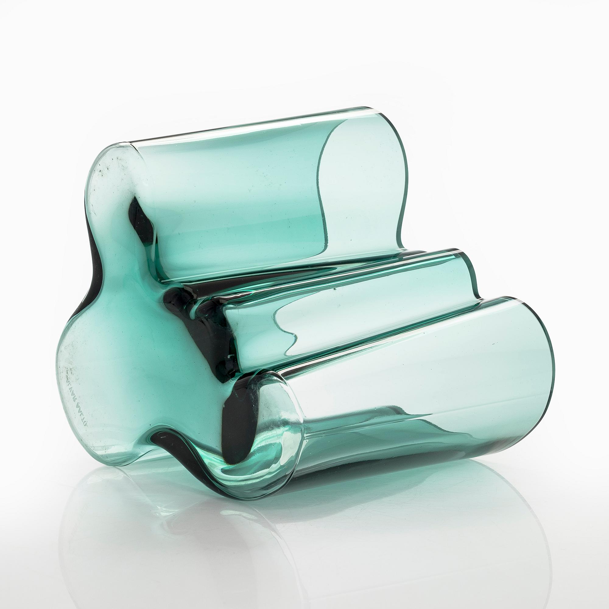 Alvar Aalto, vas "3030", signerad Alvar Aalto.
