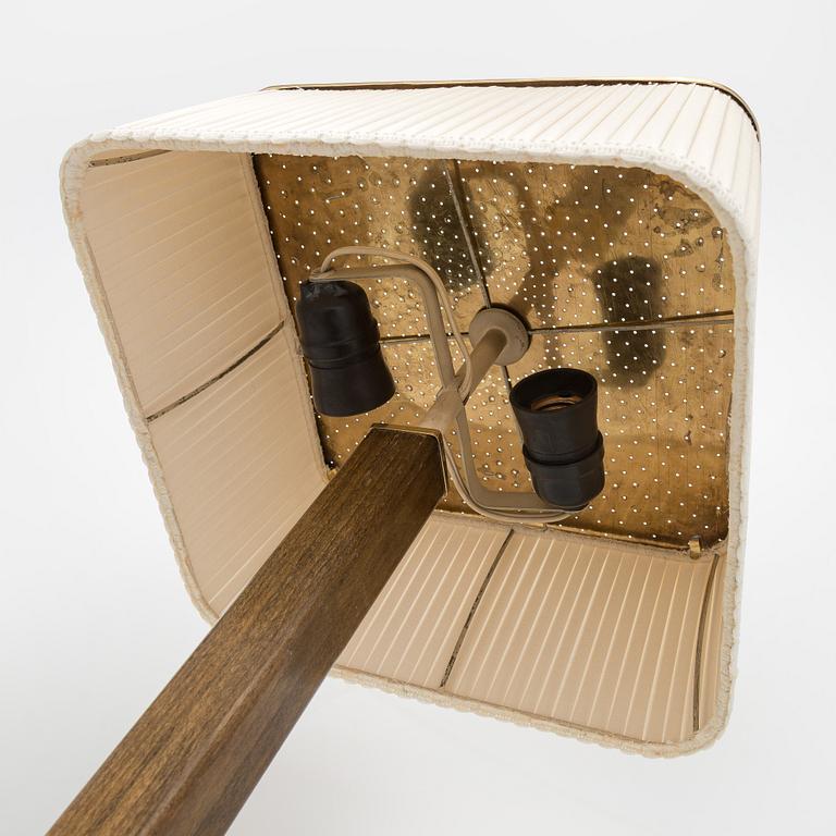 Paavo Tynell, A mid 20th century '5066' desk lamp for Taito Oy, Finland.