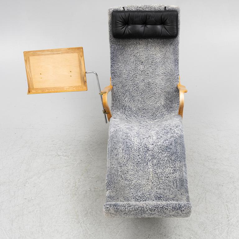 Bruno Mathsson, lounge chair, "Pernilla 3" with reading table, Firma Karl Mathsson, Värnamo, 1965-71.