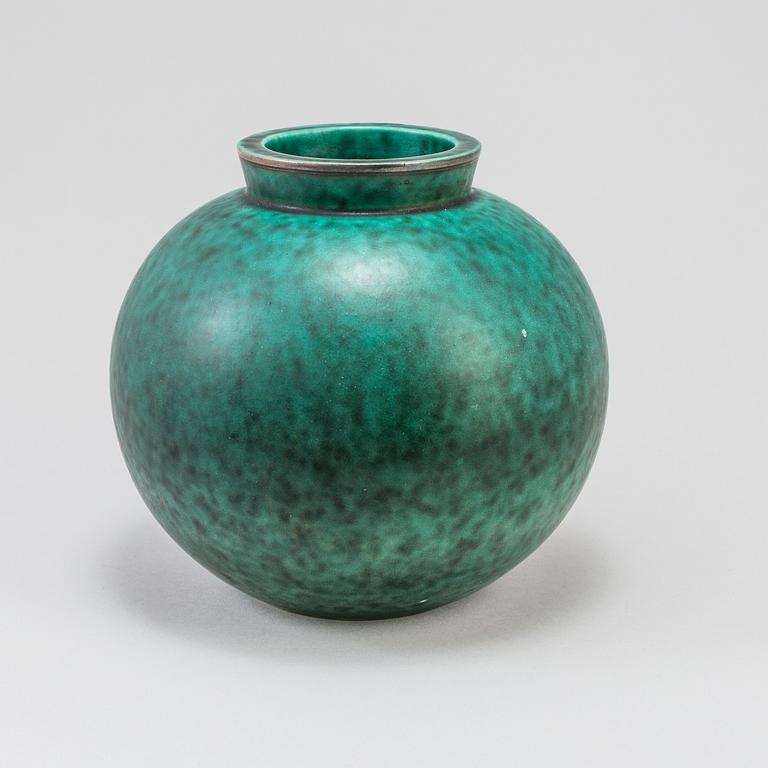 WILHELM KÅGE, vas av stengods, "Argenta", Gustavsberg 1948.